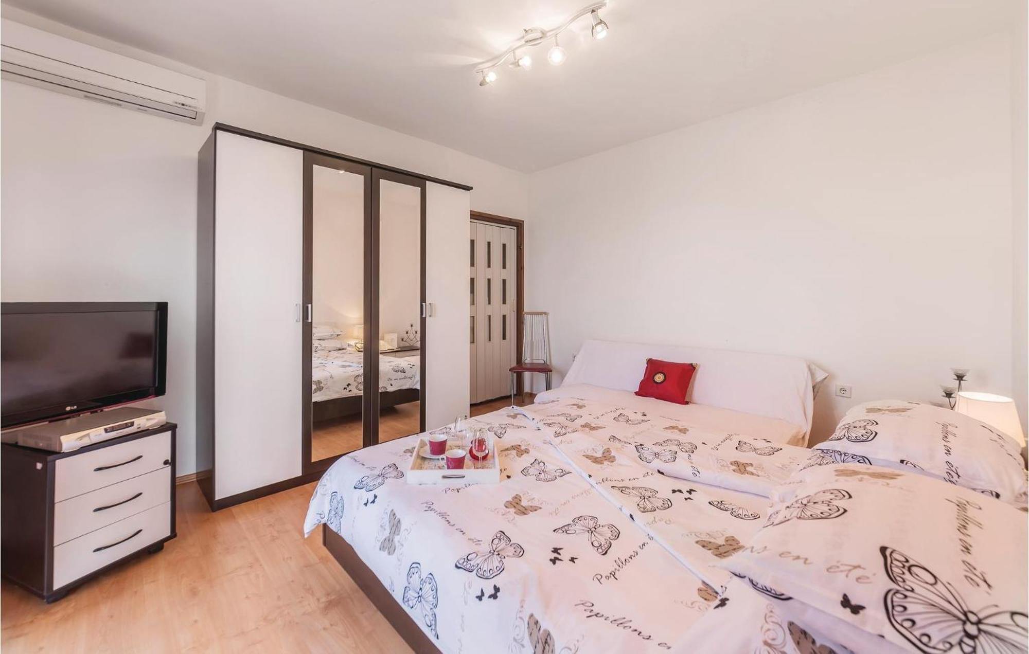 Pet Friendly Apartment In Koromacno With Wifi Exteriér fotografie