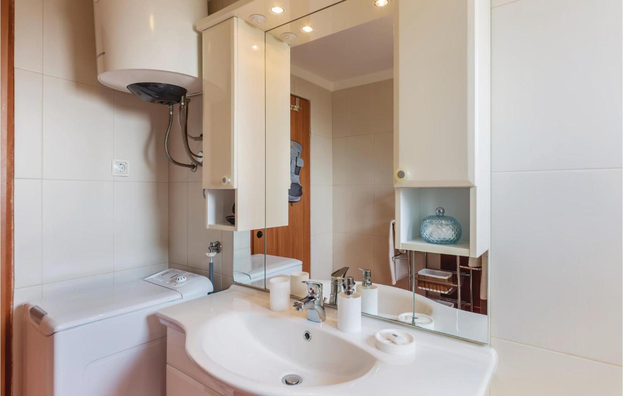 Pet Friendly Apartment In Koromacno With Wifi Exteriér fotografie
