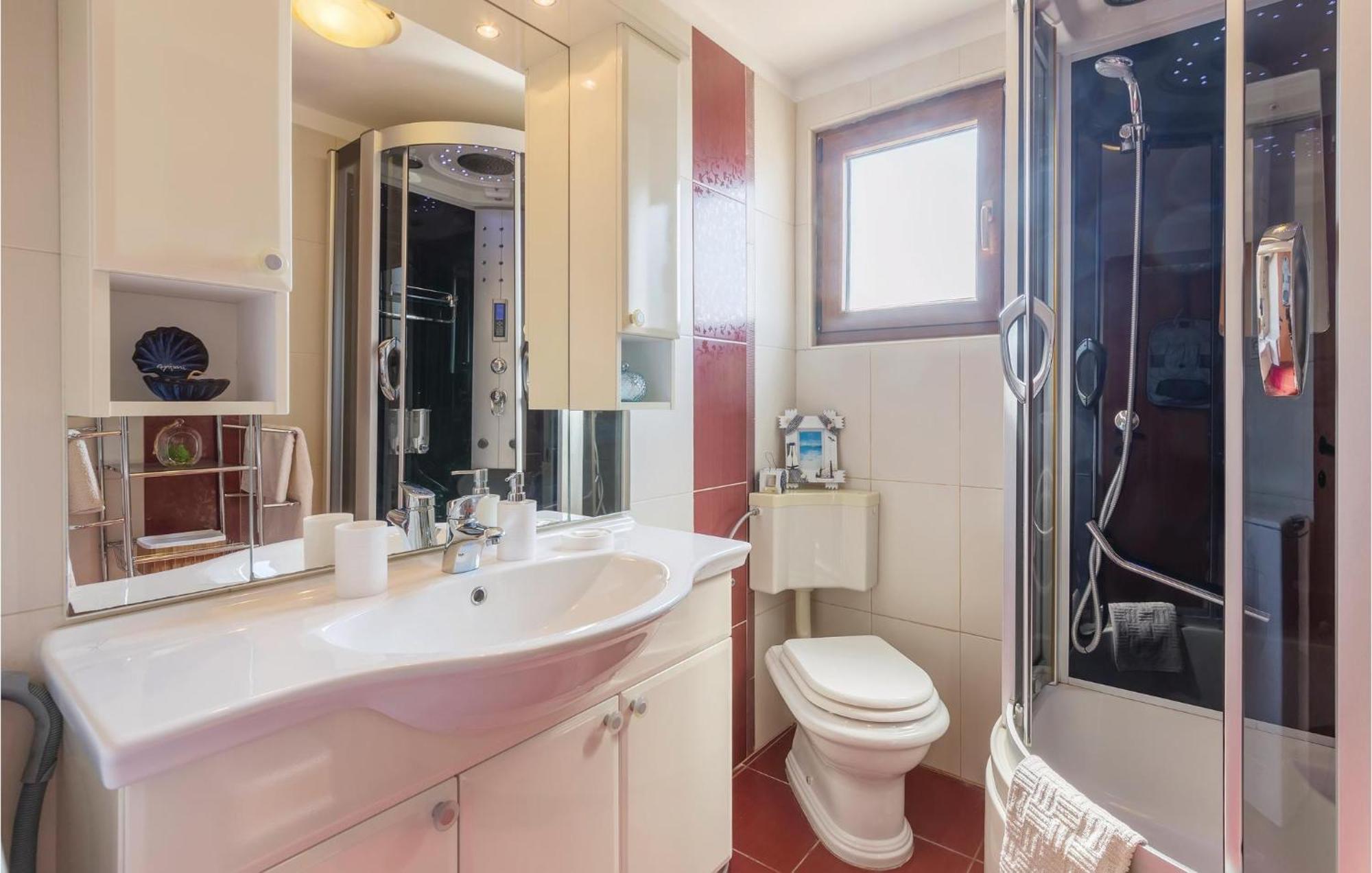 Pet Friendly Apartment In Koromacno With Wifi Exteriér fotografie